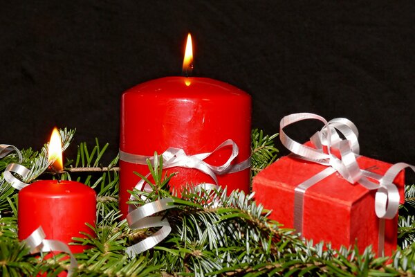 Set di candele rosse per Natale