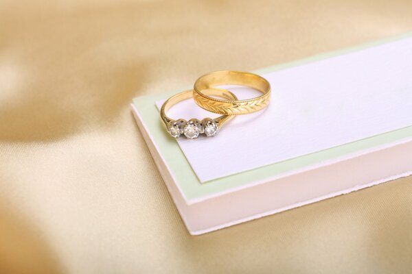 Deux anneaux pour le mariage des amoureux