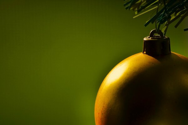 Macro photography of festive toys for the Christmas tree