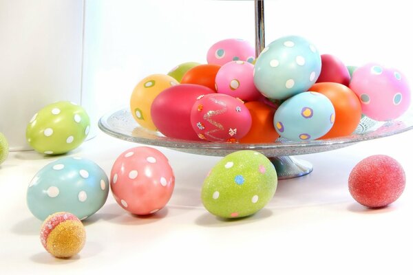 Decoraciones de huevos de Pascua