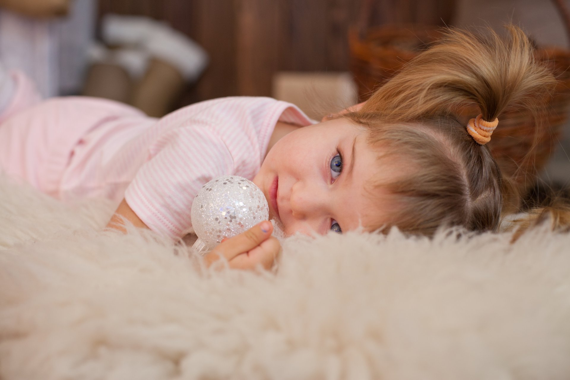 enfants enfant fille nouvel an rose