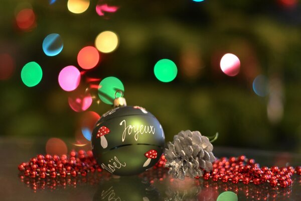 Jouet ballon sur l arbre de Noël