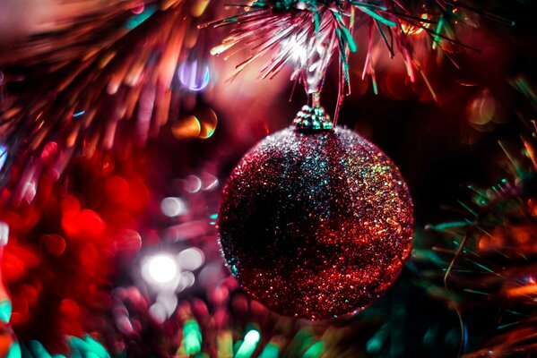 Boule de décoration de Noël sur l arbre de Noël
