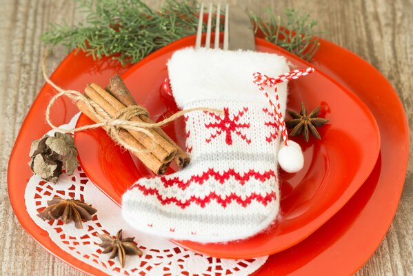 Dîner de Noël servant des chaussettes de vacances