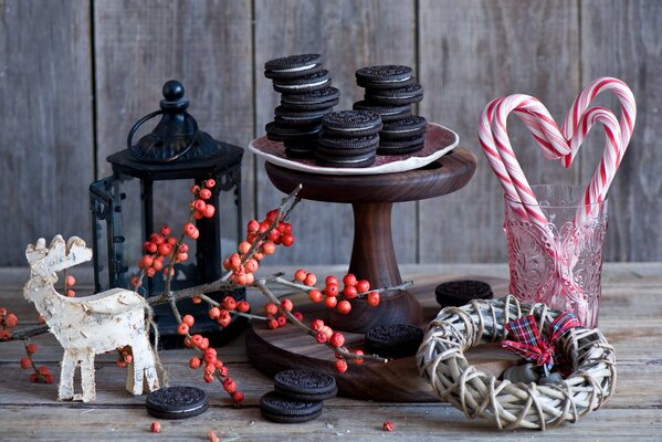 Bodegón de galletas de Chocolate y candelabro