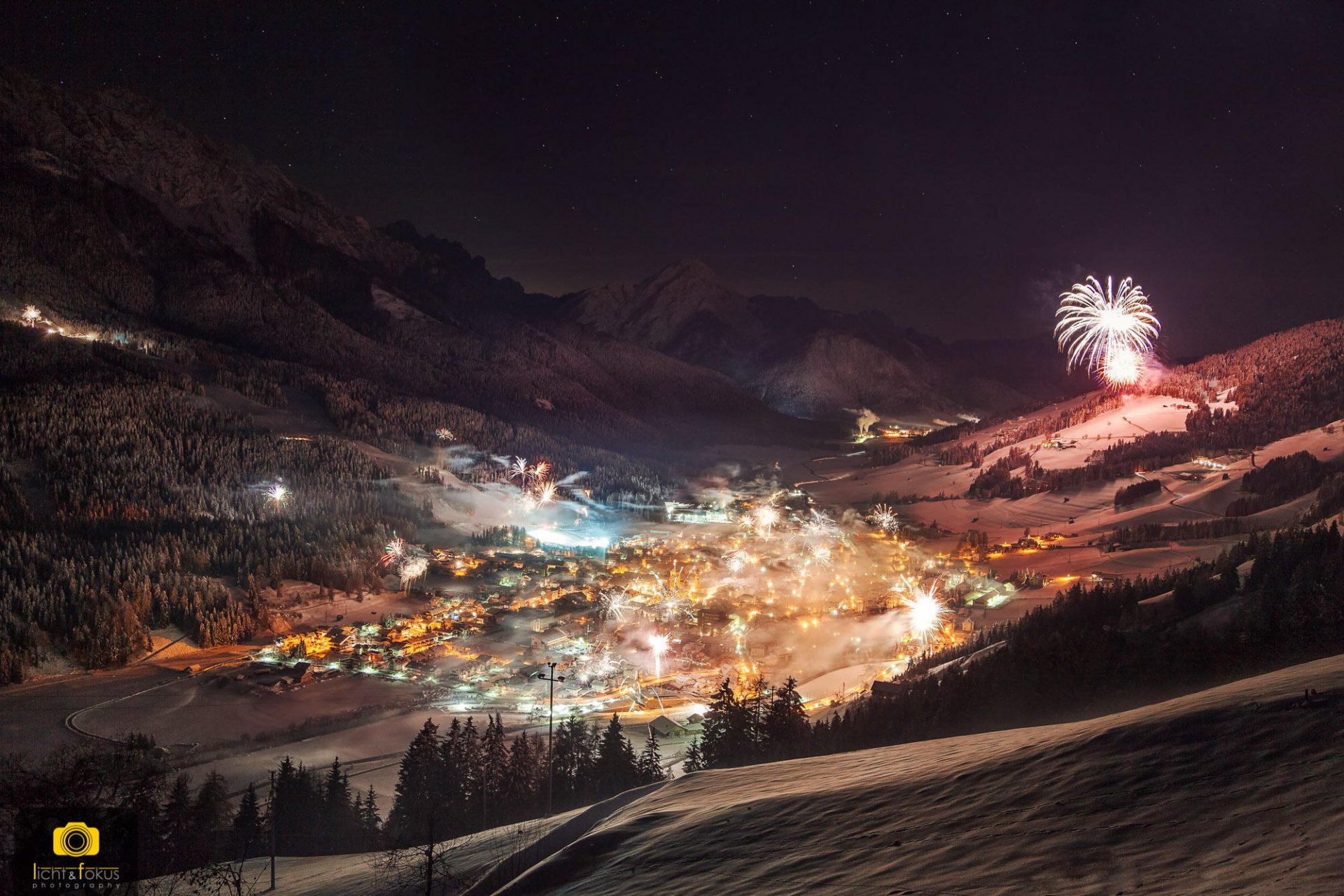 nacht winter feuerwerk lichter blick zuhause