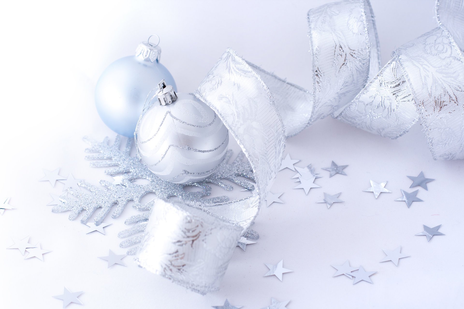 palle bianco blu nastro nastro ornamenti decorazioni giocattoli albero di natale inverno vacanze nuovo anno natale