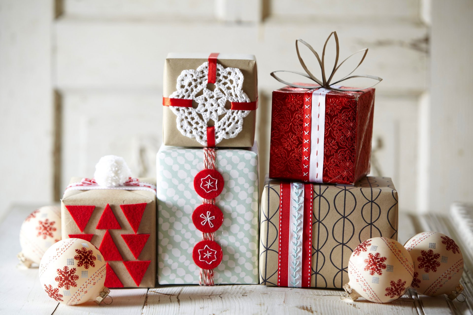 vacances boules boîte cadeau bonne année joyeux noël décoration hiver neige vacances hiver joyeux noël boules