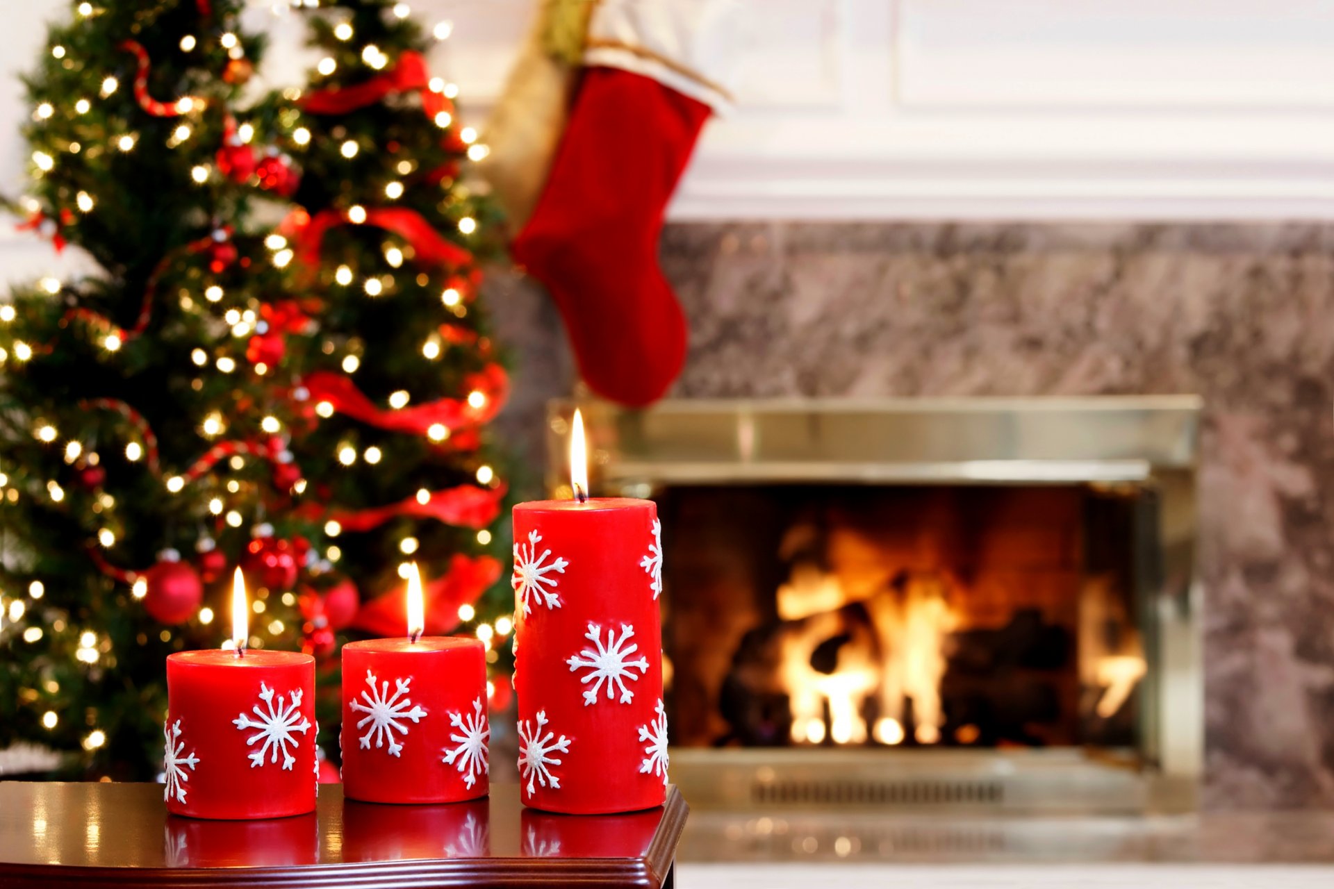 joyeux noël bonne année vacances bougies cheminée feu arbre décoration lumières joyeux noël vacances feu lanternes