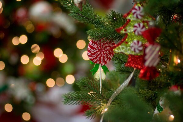 Arbre de Noël avec sucette dans la Nouvelle année