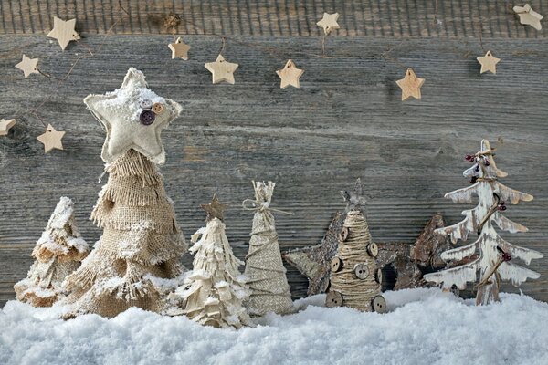 Eco-friendly decorations made of fabric and wood