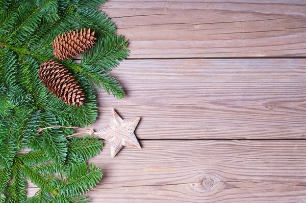 Zapfen am Weihnachtsbaum an Weihnachten