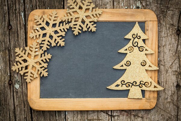 Cornice con albero di Natale e fiocchi di neve per Natale