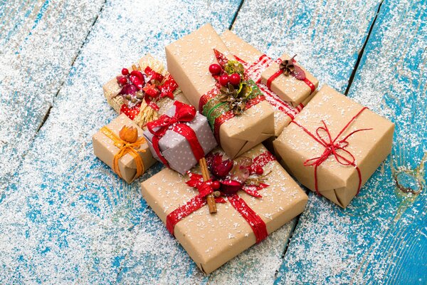 Cadeaux de Noël sur la neige