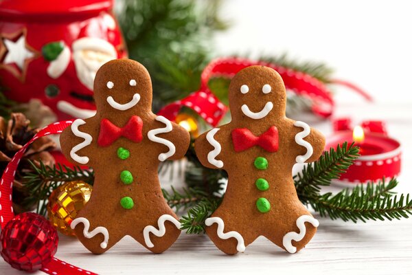 Biscuits délicieux et lumineux du nouvel an