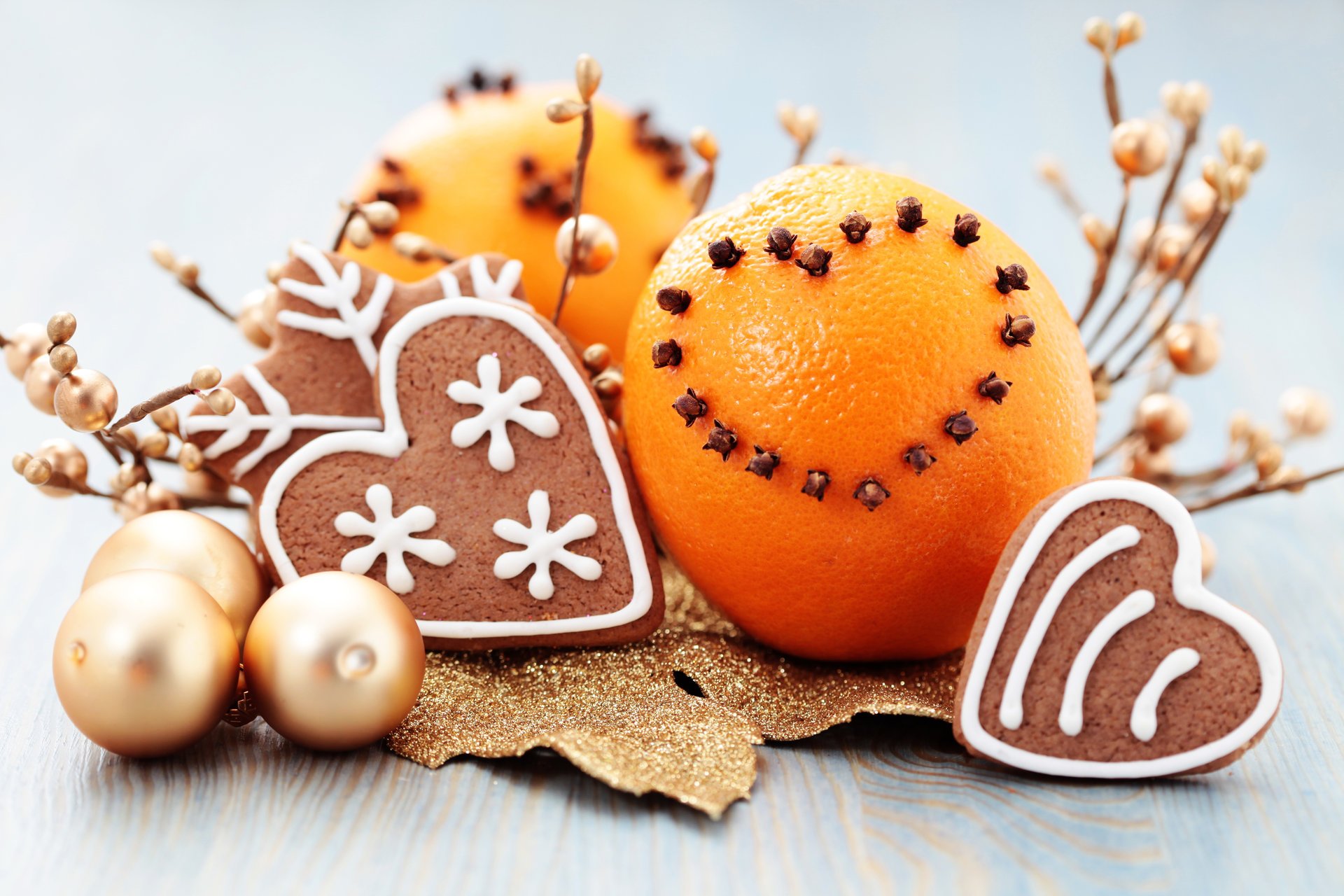 boules boules or oranges clous de girofle biscuits glaçage cuisson nourriture vacances nouvel an noël