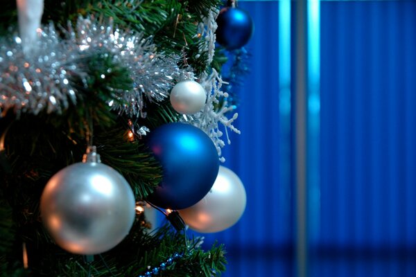 Christmas decor in blue shades