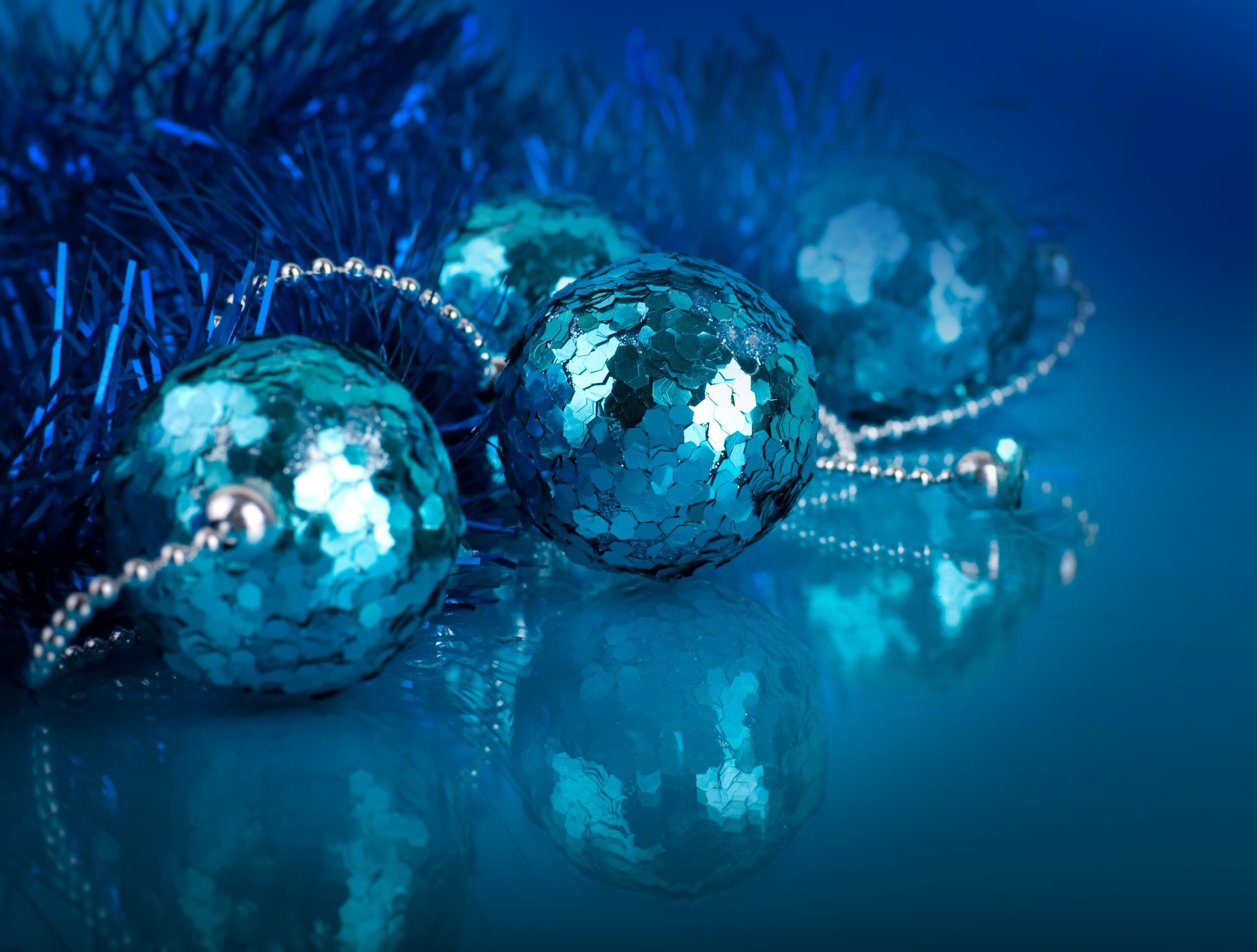 boules bleu paillettes arbre de noël jouets paysage fond bleu nouvel an noël