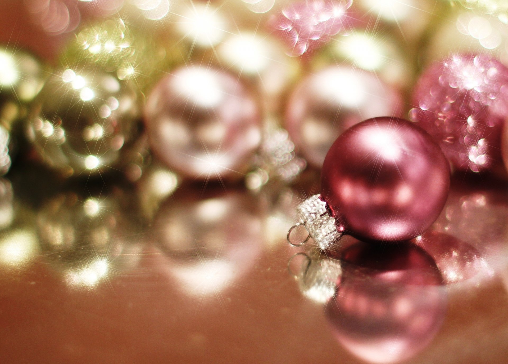 nouvel an noël vacances boules boules rouge lumière éblouissement arbre de noël jouets nouvel an