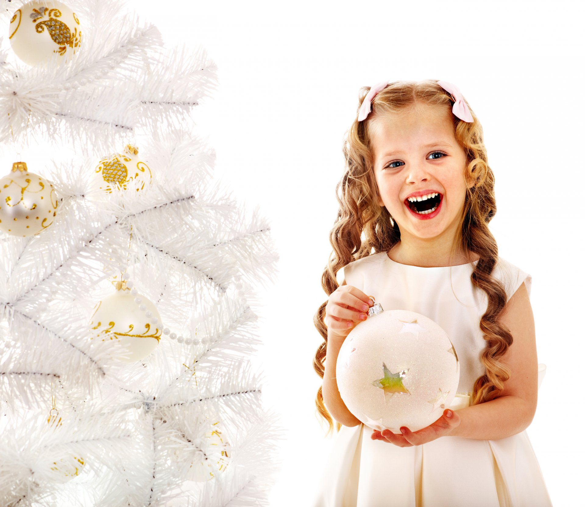 niña bebé sonrisa niños arcos rizos árbol de navidad regalo vacaciones año nuevo navidad