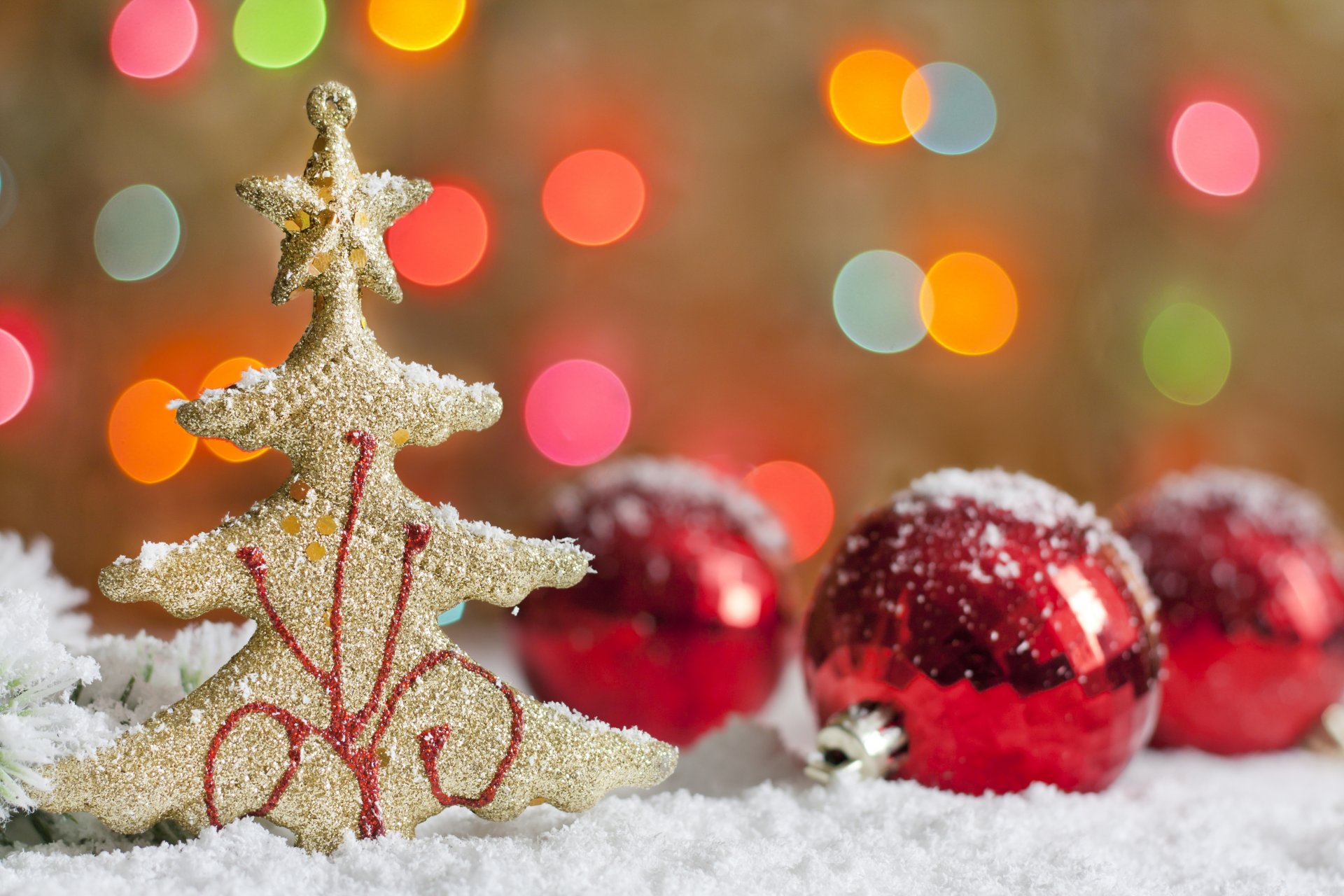 árbol de navidad estatuilla oro bolas rojo bokeh nieve vacaciones año nuevo navidad