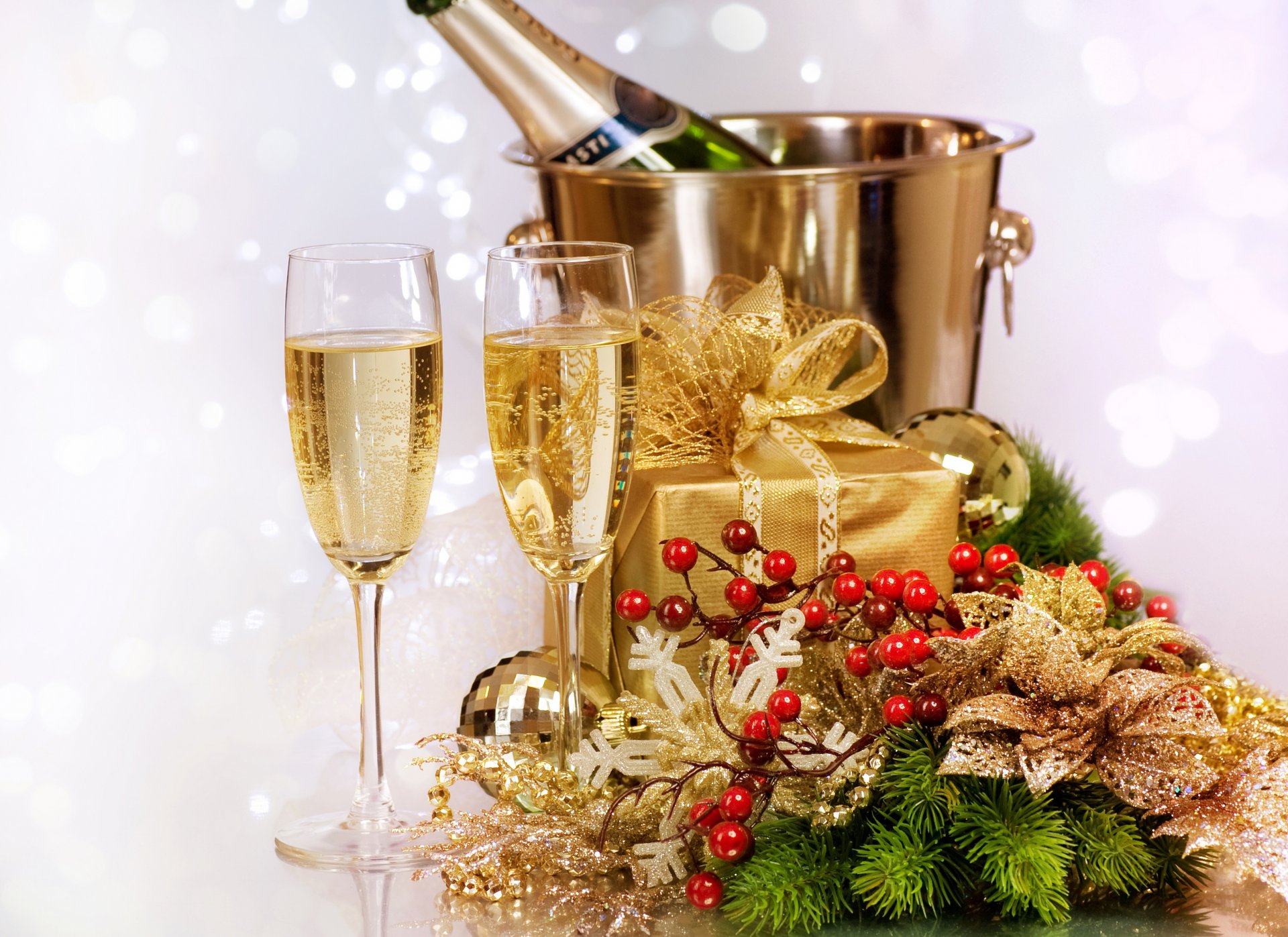 champagne bicchieri bottiglia secchio ghiaccio contenitore di regalo decorazione agrifoglio nuovo anno