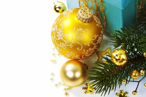 Gold-colored Christmas decorations