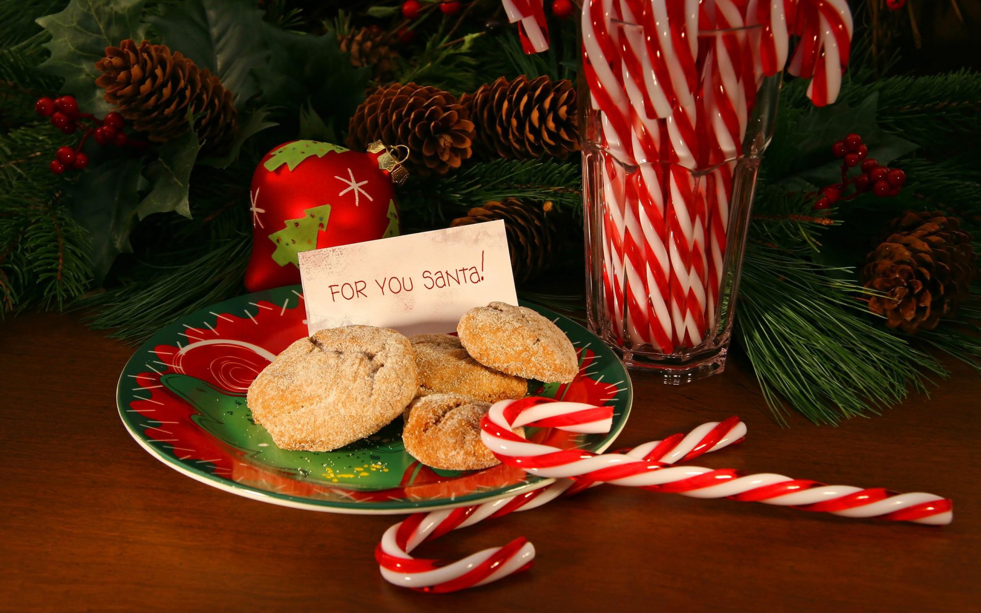 nuovo anno vacanza felice anno nuovo buon natale cibo dolce biscotti nuovo anno giocattoli coni albero di natale ramo piatto santa per voi santa