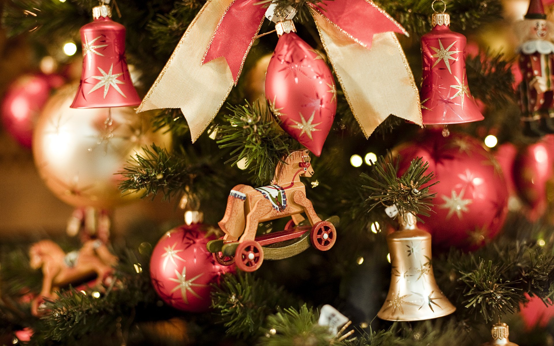 árbol de navidad abeto juguetes campanas caballo madera arco