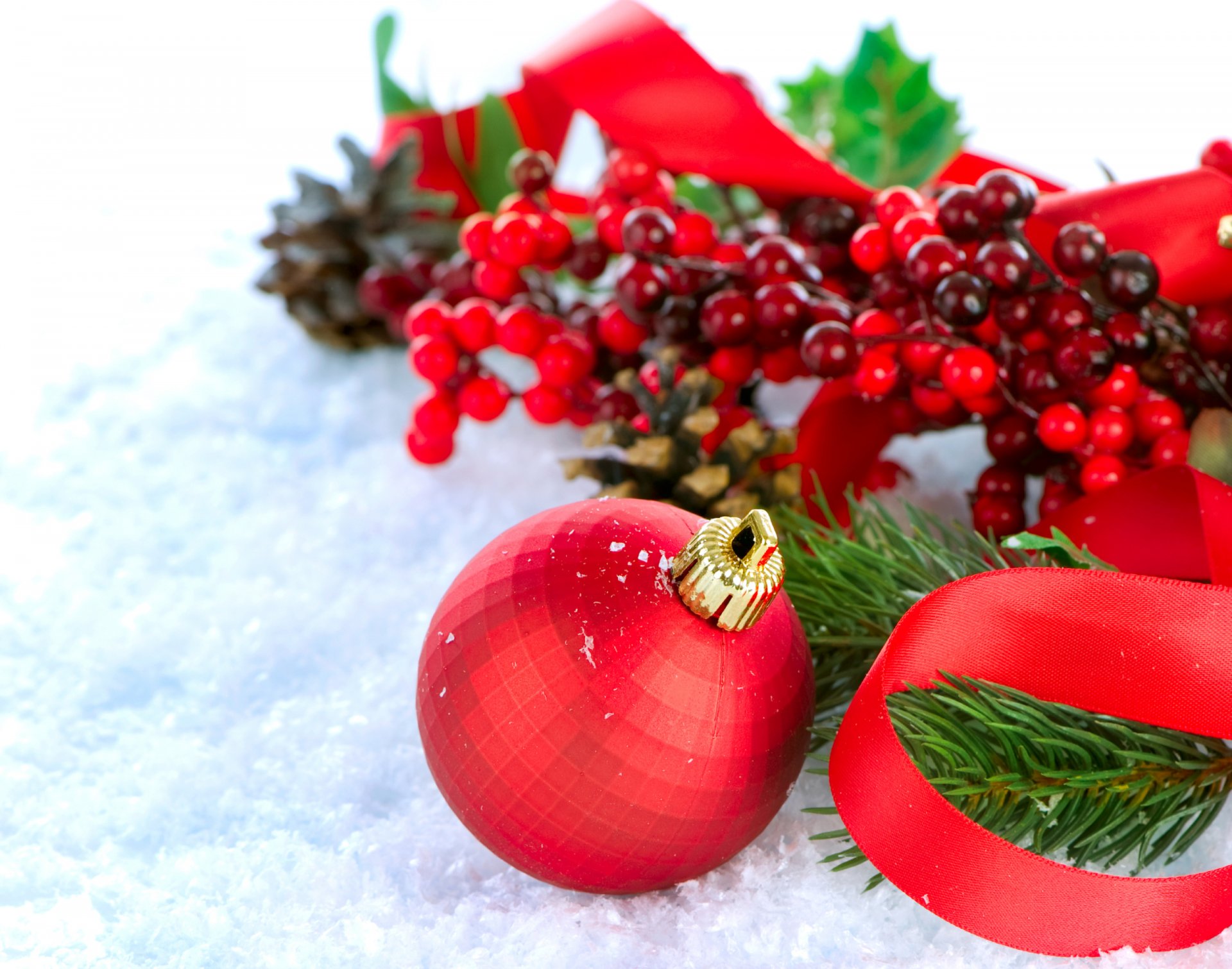 neige branche arbre de noël baie boule rouge ruban vacances