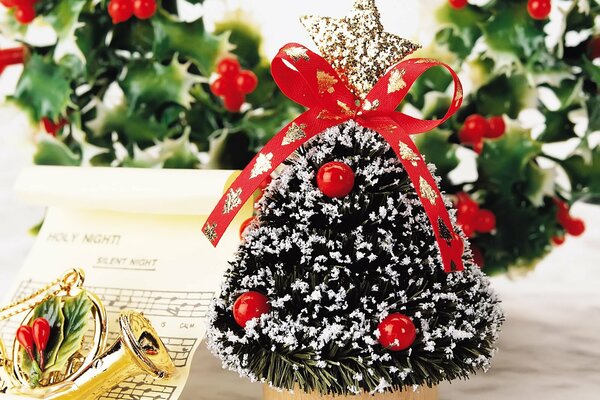 Décorations pour la nouvelle année sous la forme d un arbre de Noël