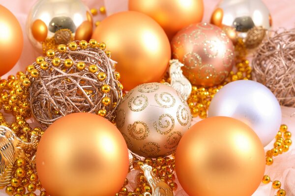 Decorazioni d oro di Natale per il nuovo anno per l albero di Natale