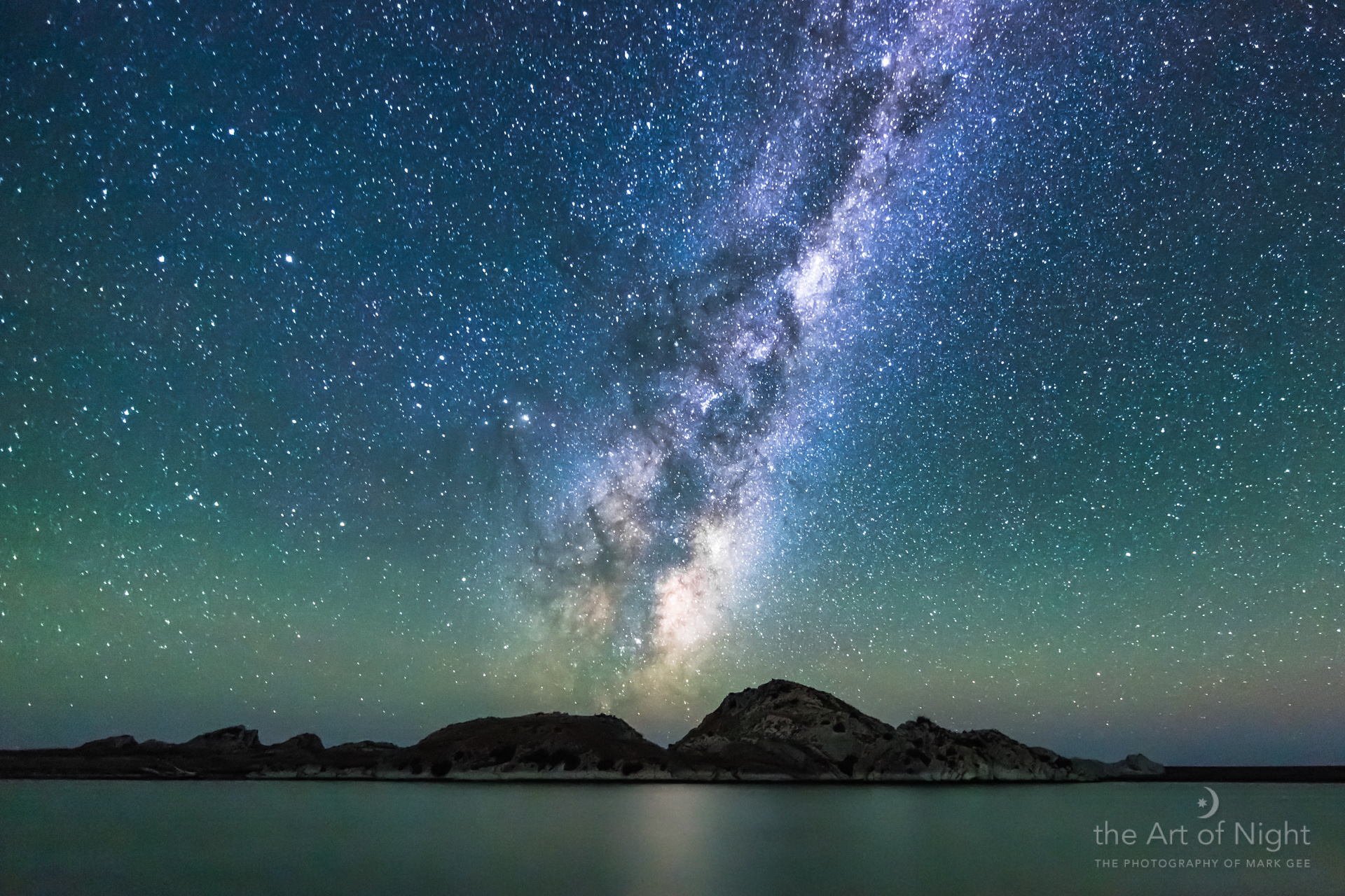 mark gee fotógrafo mar montañas cielo estrellas vía láctea paisaje