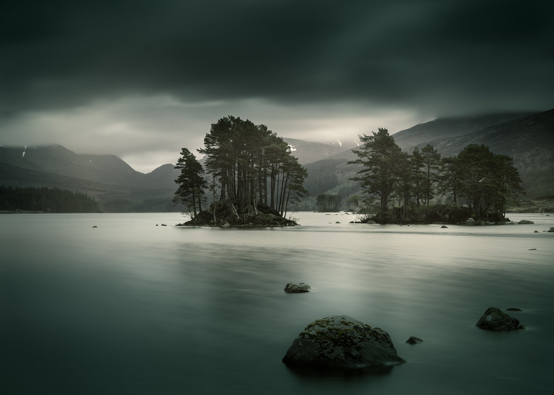 escocia highland lago de agua dulce loch sheel loch ossian cielo agua superficie