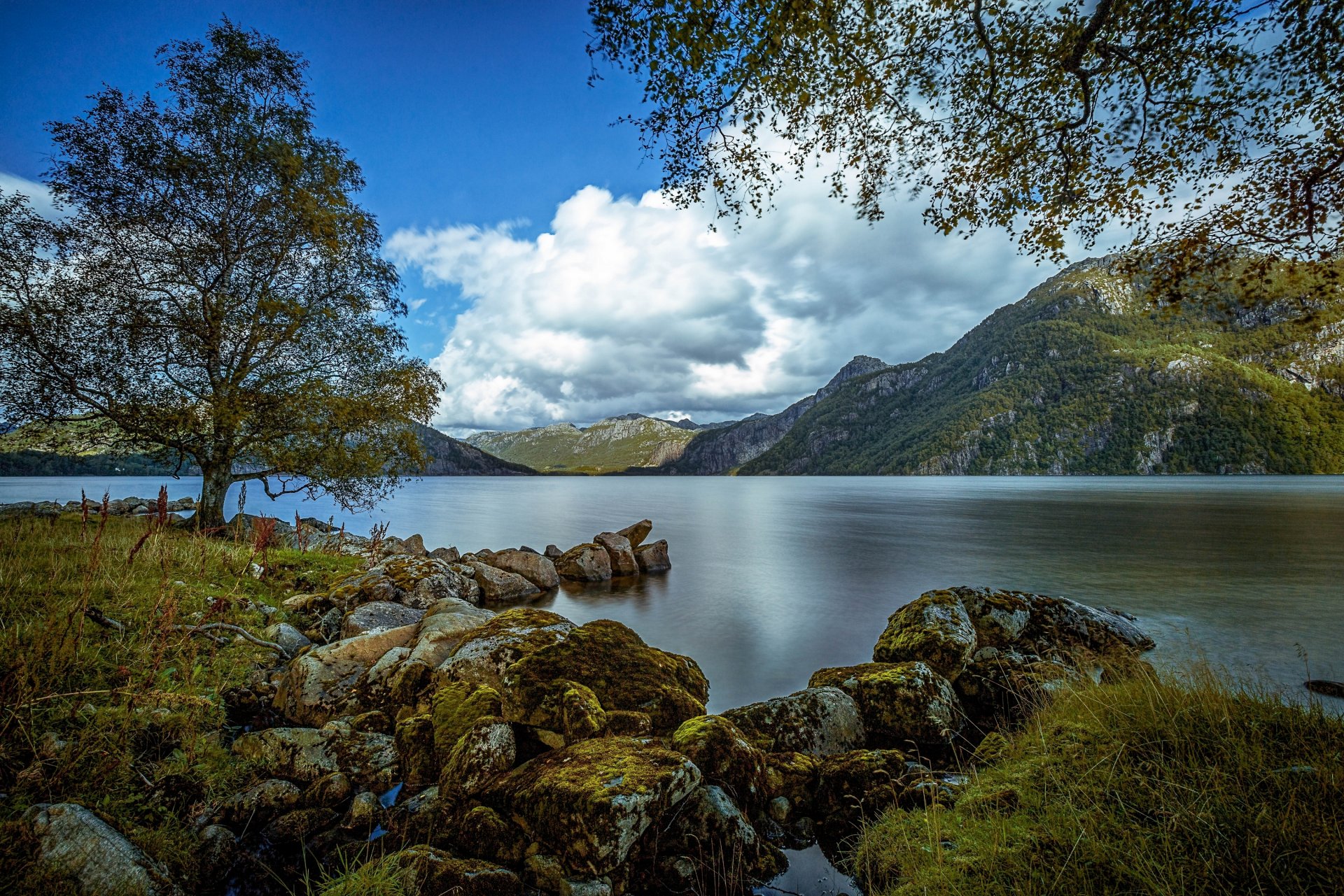 austrumdalsvatnet bjerkreim rugaland norwegen bjerkreim see berge holz steine