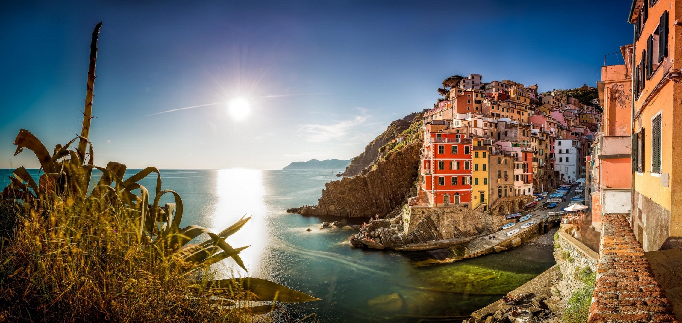 riomaggiore cinque terre liguria italy ligurian sea cinque terre sea buildings panorama