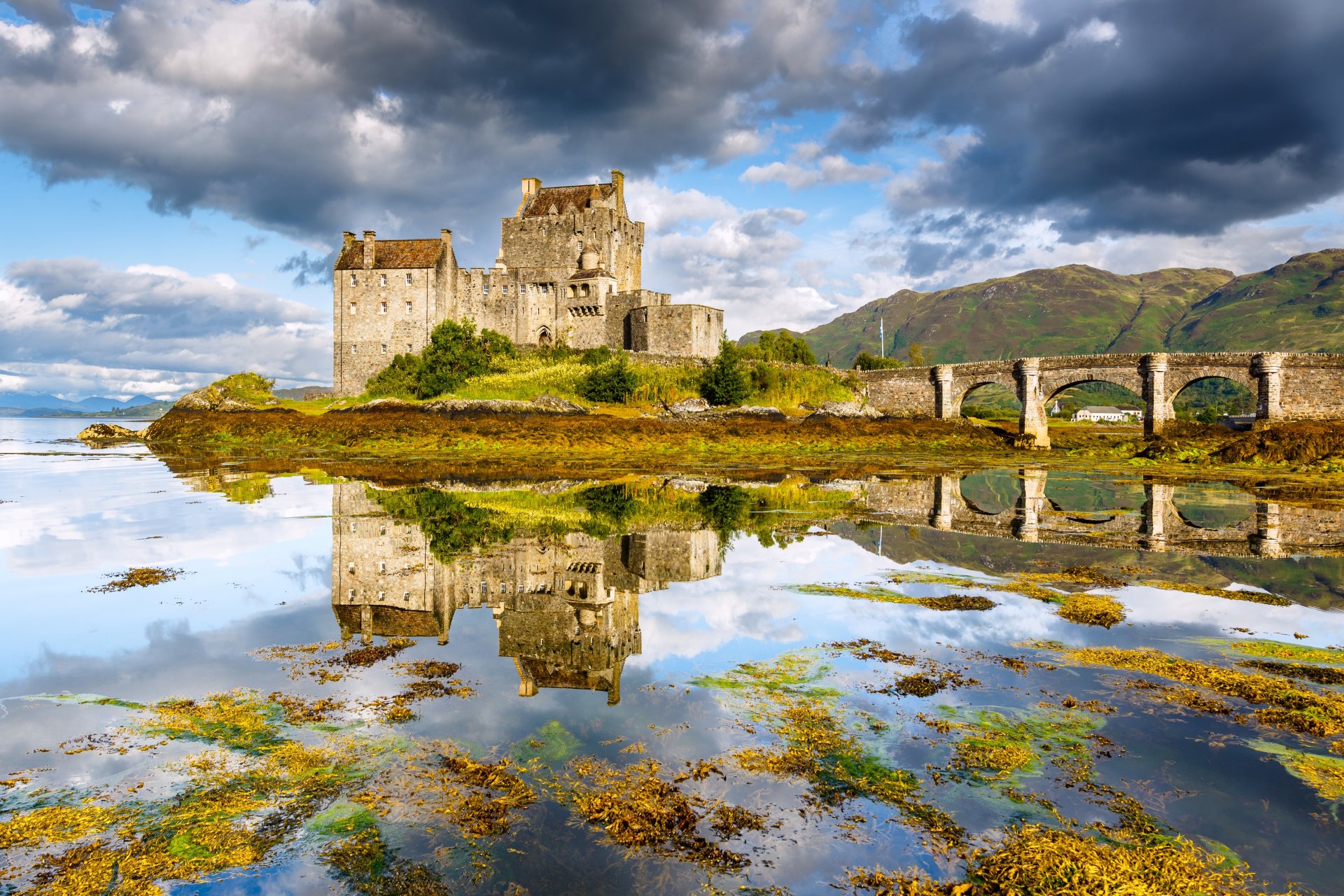 château d eileen donan dornie écosse château d eileen donan dorn pont lac réflexion