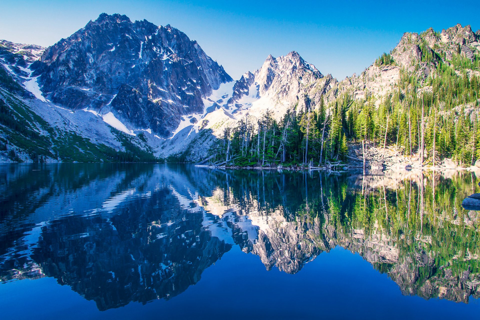 colchuck lake colchuck peak cascade range górskie jeziora wilderness waszyngton jezioro kołczak cascade mountains jezioro góry odbicie