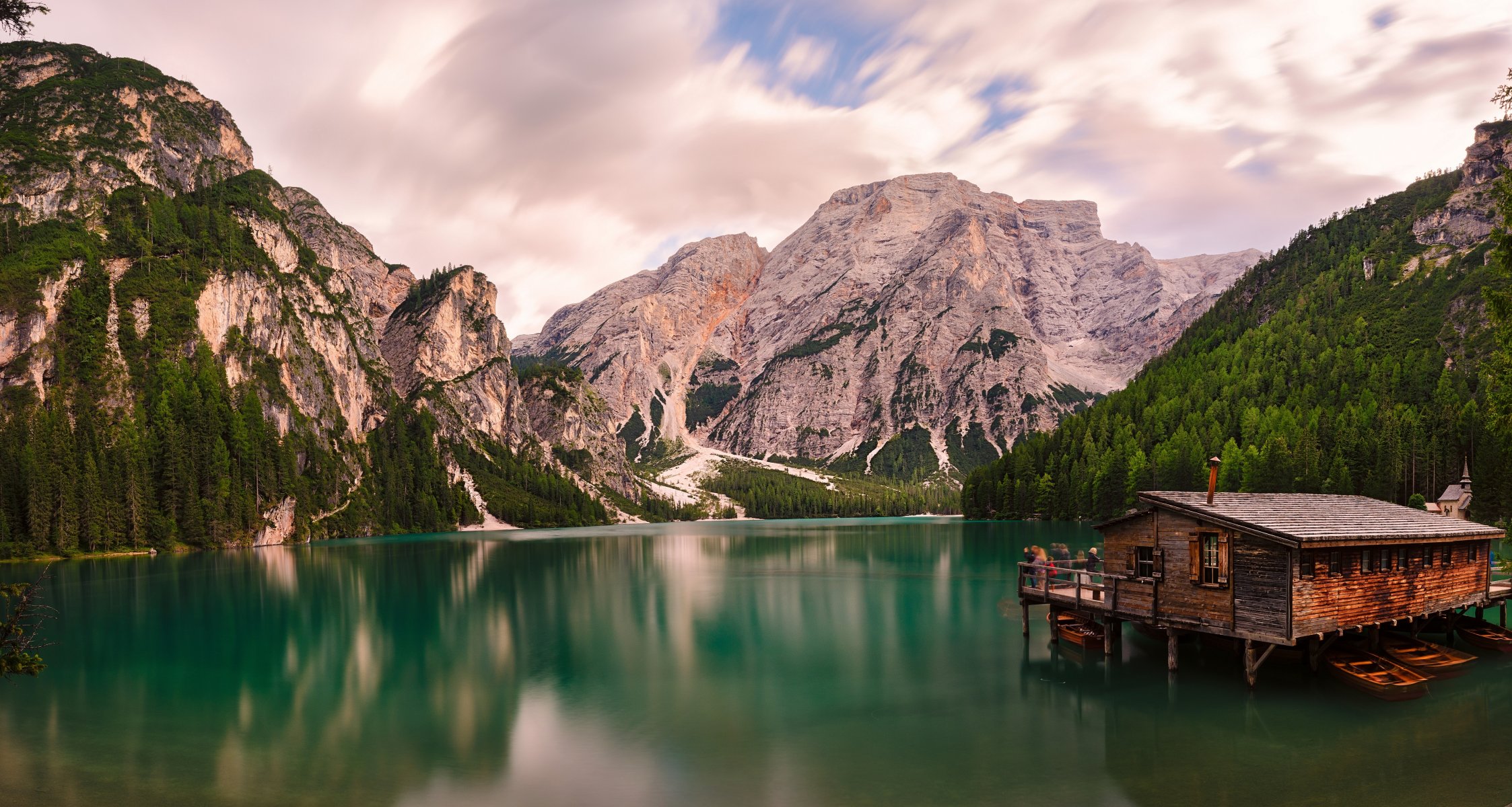 dolomites alpes italie dolomites lac montagnes station de bateau bateaux