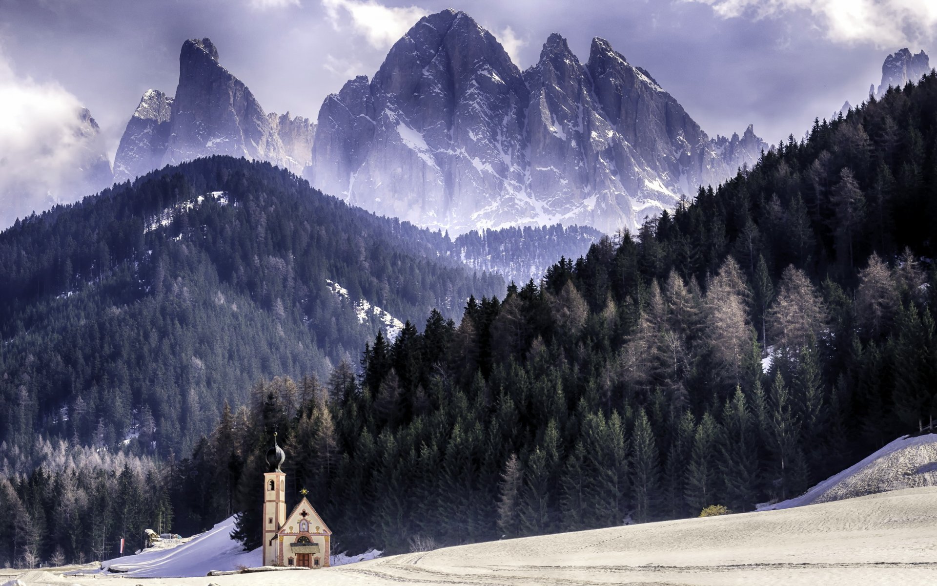 val di funes parco naturale puez-odle santa magdalena dolomiti italia