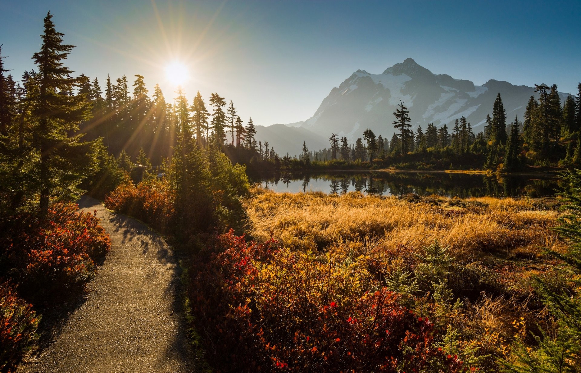 immagine lago monte shuksan cascade range washington monte shuksan cascade mountain lago montagna tramonto