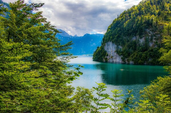 Lago di cristallo nelle Alpi Bavaresi