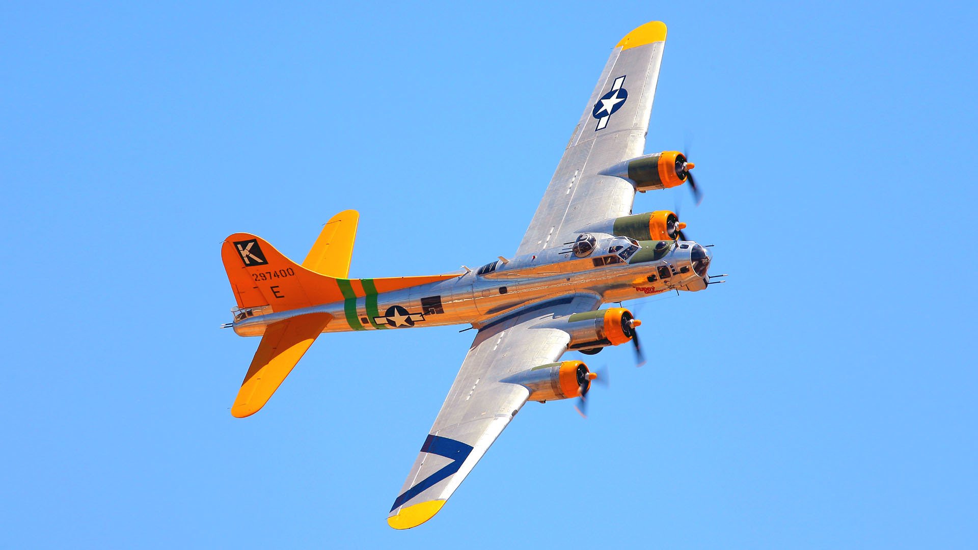 ciel vol avion bombardier couleur boeing b-17 forteresse volante