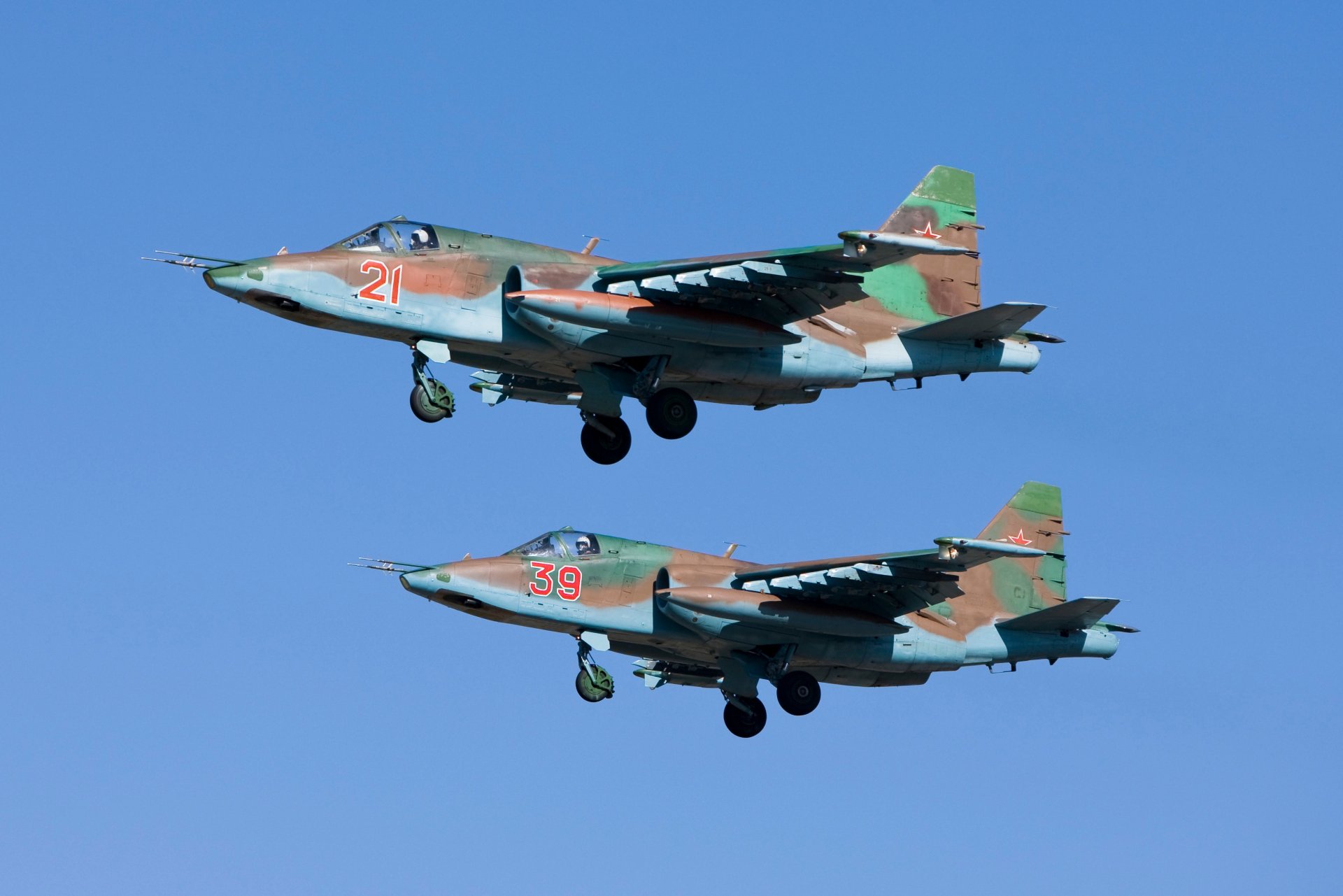 ukhoi su-25 grach blindé subsonique avion d attaque paire