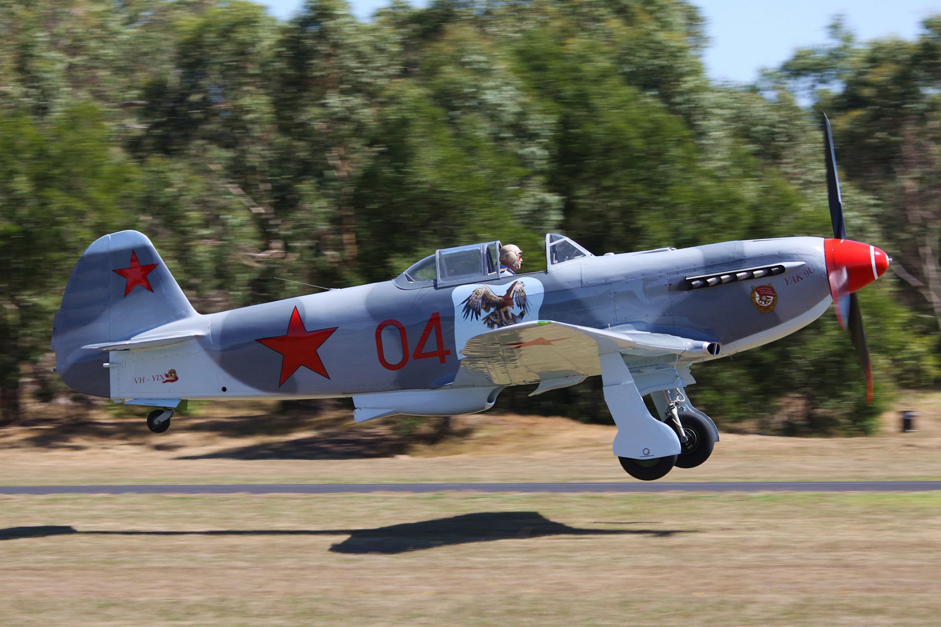 militar histórico club avión yak-9u yak-9u soviético monomotor caza motor m-107a velocidad 680 km-h altitud 5800 m desarrollador yakovlev okb urss segunda guerra mundial desenfoque bokeh privado colección retro