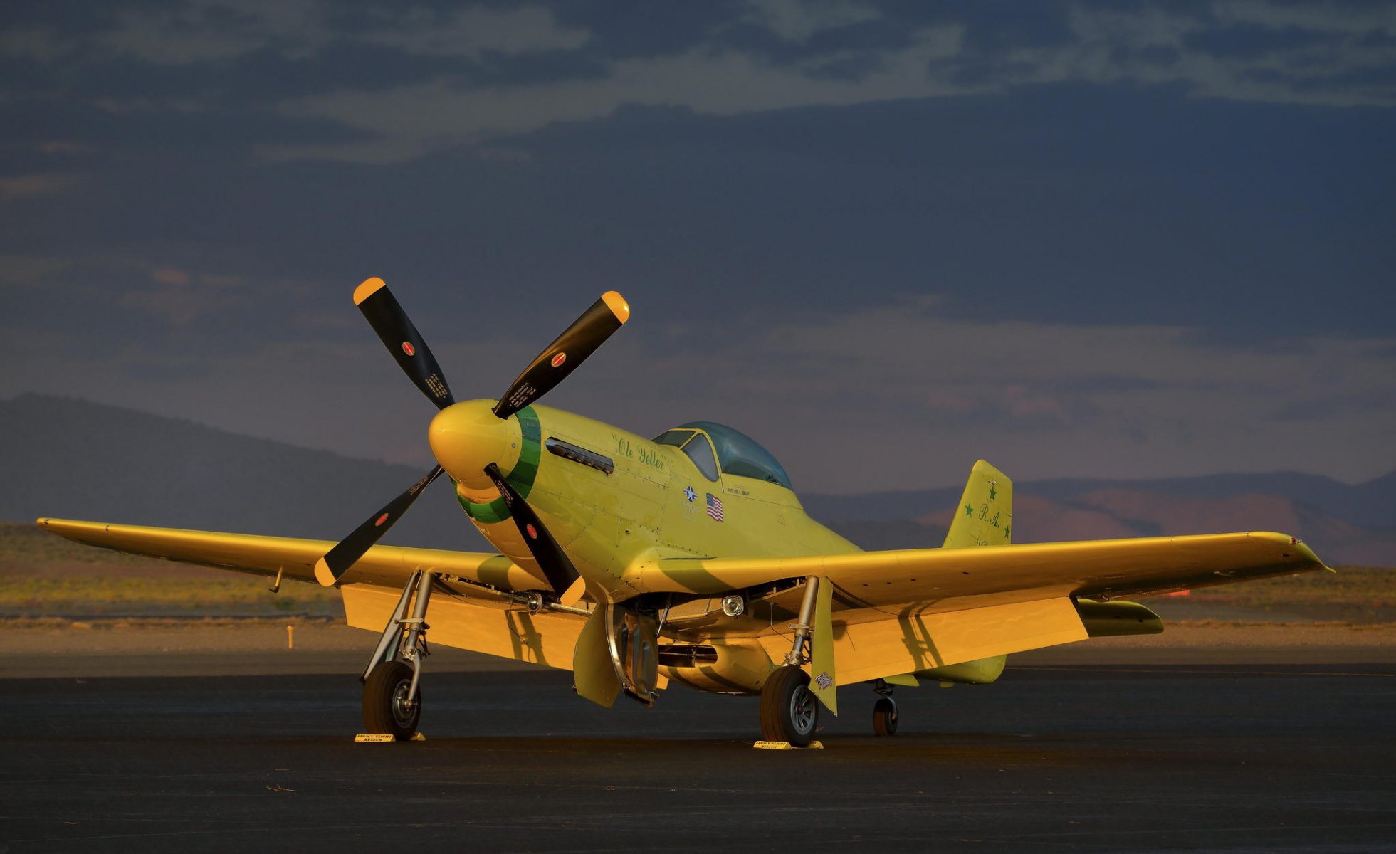 avión amarillo p-51 segunda guerra mundial luchador mustang warbird ole yeller