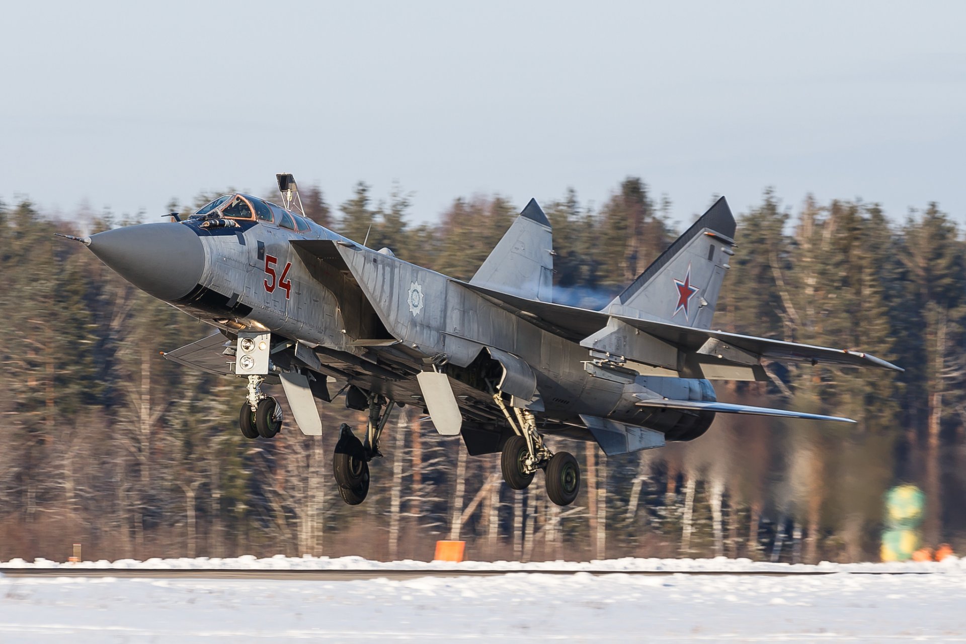 mig-31 double chasseur intercepteur décollage aérodrome