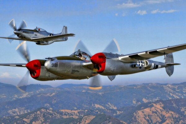 Aviones de América del Norte p - 51 p - 38g Mustang