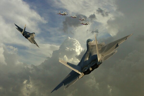В небе летят военные истребители