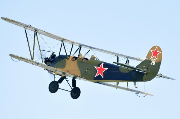 Avión retro Po-2 creado bajo la dirección de N. N. Polikarpov en el año 1928
